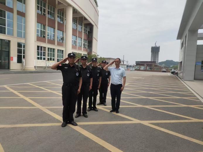 d84a3dbf333379a968e9342bff4d195