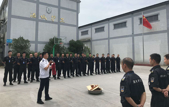 消防技能演练.jpg 消防技能演练.jpg